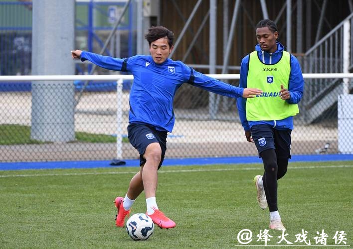 (体育)足球——魏祥鑫参加欧塞尔预备队训练 (体育)足球——魏祥鑫参加欧塞尔预备队训练